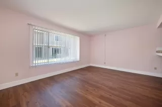 Photo #5: 225008597 Listing 