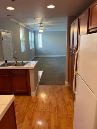 Photo #3: 225008672 Listing 