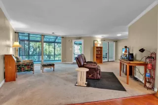 Photo #2: 225009836 Listing 