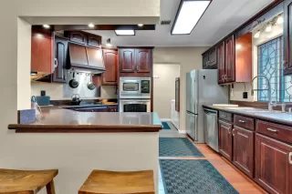 Photo #5: 225009836 Listing 