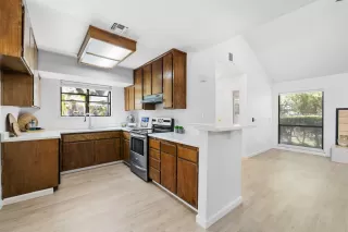 Photo #3: 225009892 Listing 