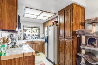 Photo #6: 225010490 Listing