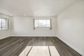 Photo #3: 225010884 Listing