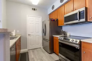 Photo #6: 225010899 Listing