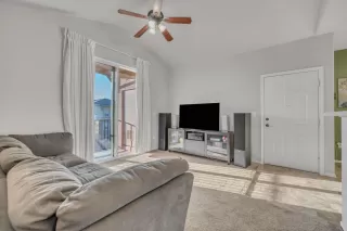 Photo #2: 225011217 Listing