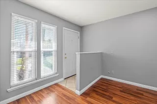 Photo #3: 225011388 Listing