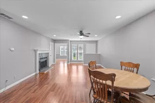 Photo #5: 225011388 Listing