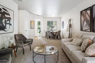 Photo #4: 225011516 Listing