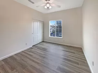 Photo #4: 225013569 Listing