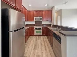 Photo #5: 225013569 Listing