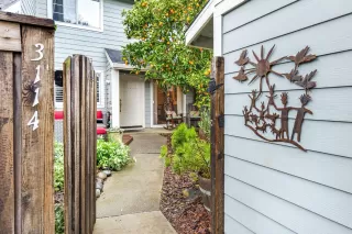 Photo #1: 225013968 Listing