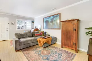 Photo #5: 225013968 Listing