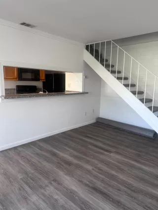 Photo #6: 225014523 Listing