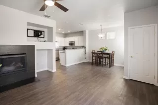 Photo #1: 225015372 Listing 