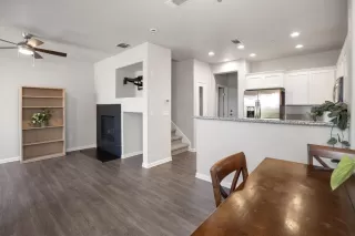 Photo #2: 225015372 Listing 