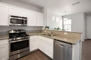 Photo #5: 225015372 Listing 