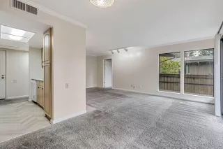 Photo #6: 225015584 Listing