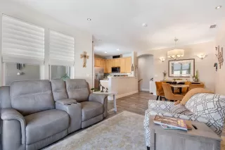 Photo #4: 225015627 Listing