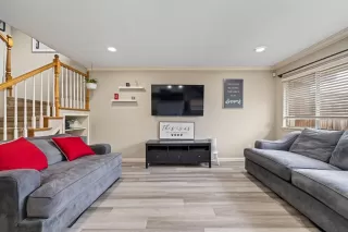 Photo #3: 225015670 Listing