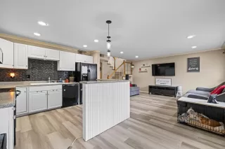 Photo #6: 225015670 Listing