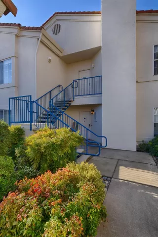 Photo #1: 225015712 Listing