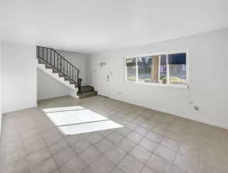 Photo #2: 225016140 Listing