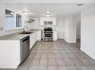 Photo #5: 225016140 Listing