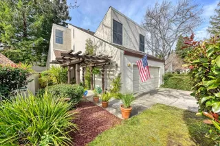 More Details about MLS # 225016505 : 120 N GRANT LN
