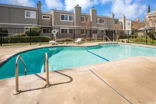 Photo #5: 225018194 Listing 