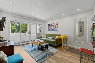 Photo #5: 225019370 Listing