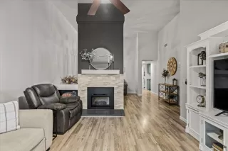 Photo #2: 225019392 Listing