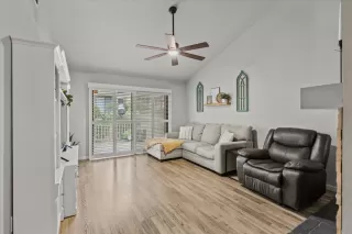 Photo #6: 225019392 Listing