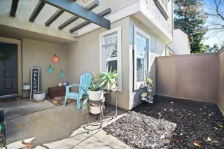 Photo #3: 225020628 Listing 