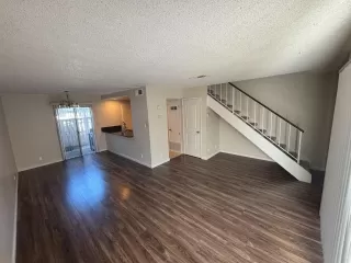 Photo #1: 225021456 Listing