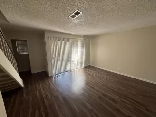 Photo #3: 225021456 Listing