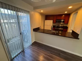 Photo #5: 225021456 Listing