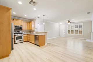 Photo #4: 225022305 Listing 