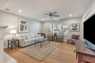 Photo #5: 225022997 Listing 