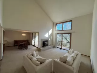 Photo #2: 225024751 Listing 