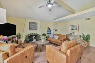 Photo #6: 225025397 Listing 