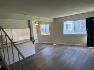 Photo #2: 225025597 Listing