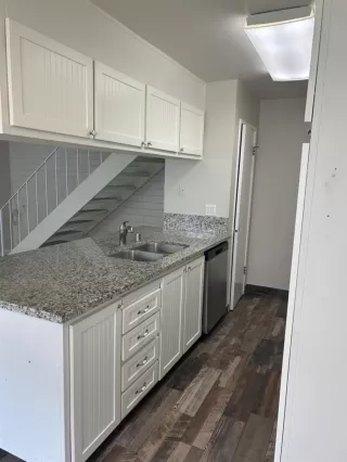 Photo #4: 225025597 Listing