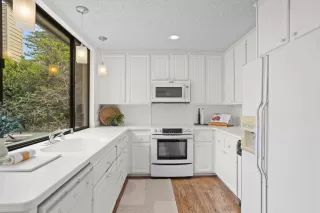 Photo #6: 225025778 Listing 