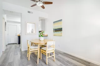 Photo #5: 225026407 Listing 