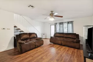 Photo #4: 225026441 Listing