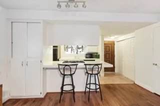 Photo #6: 225026441 Listing