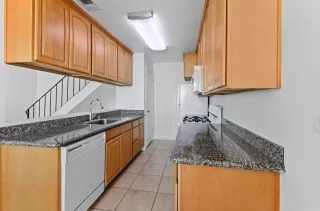 Photo #5: 225026545 Listing 
