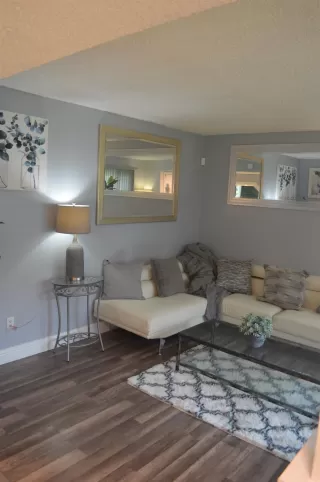 Photo #4: 225026571 Listing