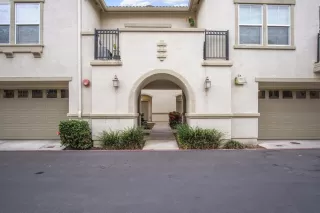 Photo #1: 225026949 Listing 