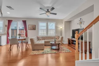 Photo #1: 225027265 Listing 